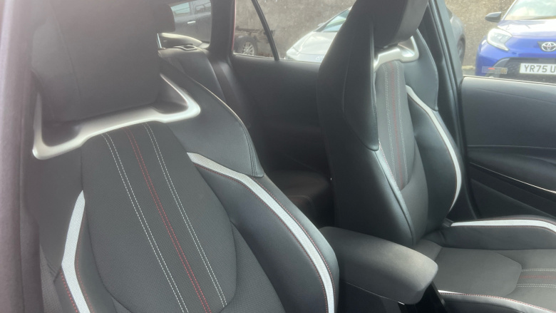 Toyota Corolla 2.0 VVT-i Hybrid GR Sport 5dr CVT Hybrid Estate